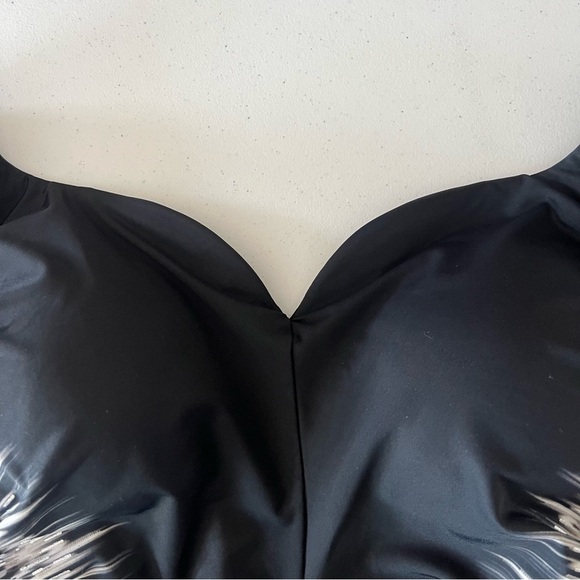 Miraclesuit Silver Shores Temptress 1 Piece Swimsuit Tummy Control Black Sz 18 - Picture 15 of 16